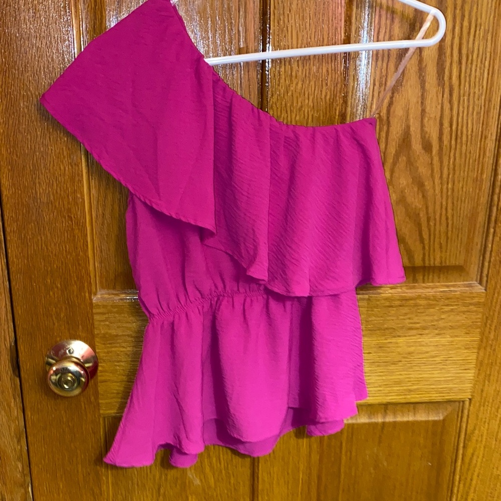 Gilli Pink One-Shoulder Ruffle Top - Picture 3 of 5